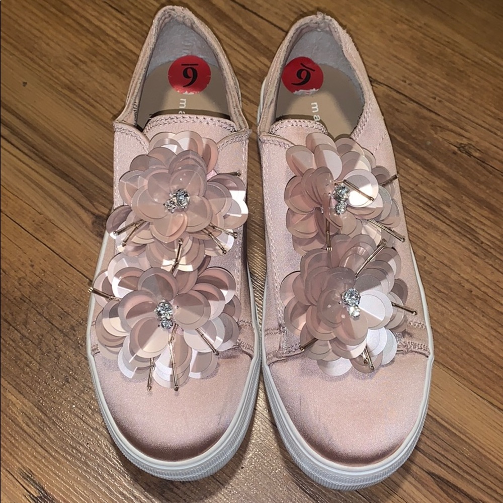 Madden Girl sneakers size 6